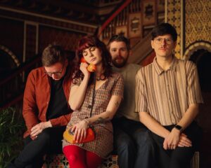 &bdquo;Popmusik - wie eine warme Sommerbrise" verspricht die Musik der Band "glu" in Colditz. Foto: promo