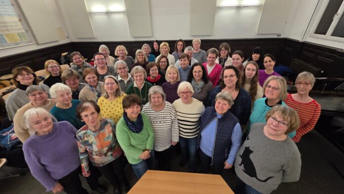 IMG-20260204-WA0001 Der Schulze-Delitzsch-Frauenchor feiert in diesem Jahr seinen 60. Geburtstag. Derzeit bereiten sich mehr als 40 Sängerinnen auf ein großes Jubiläumskonzert vor. Foto: privat