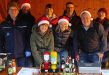 Wer bei "Selben gl&uuml;ht" vorbeischaut, wird nicht nur herzlich empfangen, sondern kann sich mit Gl&uuml;hwein erw&auml;rmen und allerlei K&ouml;stlichkeiten naschen. Foto: Verein