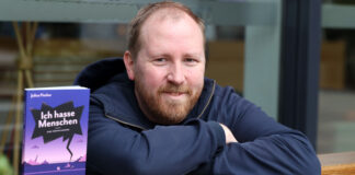 Julius Fischer hat ein neues Buch in seiner Reihe &bdquo;Ich hasse Menschen&ldquo; ver&ouml;ffentlicht. Fotos: Andr&eacute; Kempner