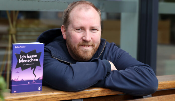 Julius Fischer hat ein neues Buch in seiner Reihe &bdquo;Ich hasse Menschen&ldquo; ver&ouml;ffentlicht. Fotos: Andr&eacute; Kempner