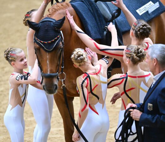 Nach dem letzten Start bei der WM in &Ouml;sterreich - Danke Samba. Foto: RVV Schenkenberg