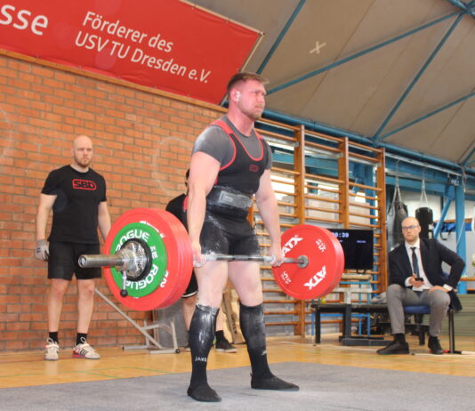 Ole stellte mit brutalen 252,5 Kilogramm unter Beweis, dass man es in Zukunft verdammt schwer gegen ihn haben wird. Foto: Thomas Ludwig