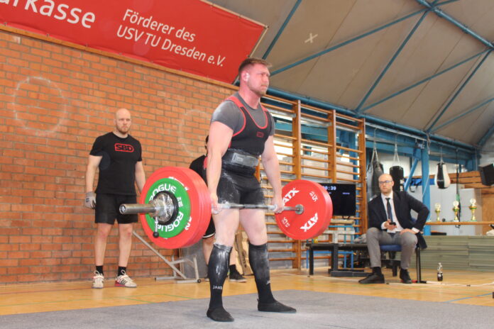 Ole_stellte_mit_brutalen_252_5_Kilogramm_unter_Beweis_dass_man_es_in_Zukunft_verdammt_schwer_gegen_ihn_haben_wird Ole stellte mit brutalen 252,5 Kilogramm unter Beweis, dass man es in Zukunft verdammt schwer gegen ihn haben wird. Foto: Thomas Ludwig