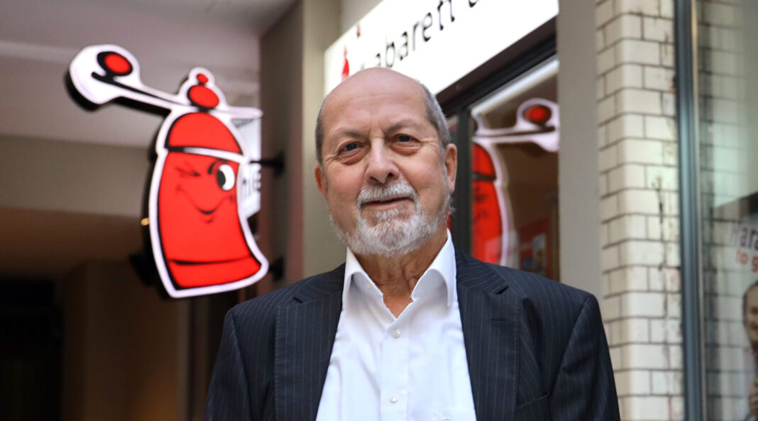 Dieter Richter ist das dienst&auml;lteste Mitglied im Leipziger Kabarett Pfefferm&uuml;hle. Foto: Andr&eacute; Kempner