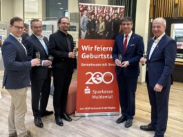 Die Jubil&auml;ums-Ausstellung wurde k&uuml;rzlich in der Sparkasse Muldental in Grimma er&ouml;ffnet. Foto: Sparkasse Muldental