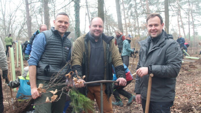 a_familienwald_rapenberg_2026_eco_trade_web Auf dem Rappenberg in Grimma wurden kürzlich 800 Bäume ge- pflanzt. Foto: EcoTrade