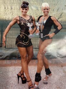 Mandy H&uuml;lsenbeck-Kreusche (r.) war vor 15 Jahren Vize-Weltmeisterin im Figur-Bodybuilding. Foto: privat