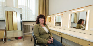 Steffi Weppernig kennt die Leipziger Oper seit 35 Jahren. Foto: Wolfgang Sens