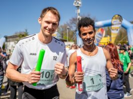 Marathonl&auml;ufer Eyob Solomon Behre aus Freiberg und Olympiateilnehmer Marvin Schlegel (links). Foto: PM