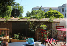 Das Gartencaf&eacute; am Domplatz in Wurzen hat wieder dienstags und mittwochs ge&ouml;ffnet. Foto: D5