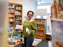 Ines Klisch ist die Inhaberin der Buchhandlung B&uuml;cherwurm am Grimmaer Markt. Foto: Thomas Kube