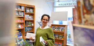 Ines Klisch ist die Inhaberin der Buchhandlung B&uuml;cherwurm am Grimmaer Markt. Foto: Thomas Kube
