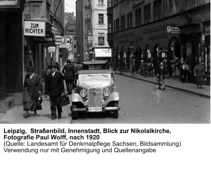 Leipzig_TurmNikolaikirche_PaulWolff_1939 Einen Blick auf sächsische Denkmale in Vergangenheit und Gegenwart öffnet eine neue Ausstellung im Druckkunstmuseum - wie hier auf den Turm der Nikolaikirche aus dem Jahr 1939. Foto: Paul Wolff