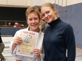 Aus Rodewisch konnte Alexander Blanke - hier mit Trainerin Leonie Erlebach - die Bronze-Medaille bei den U13 Landesmeisterschaften im Judo mitnehmen. Foto: JSV Eilenburg