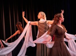 Der Tanzabend ist f&uuml;r das Kinder- und Jugendballett mit Zoe Karstens (m.) das Highlight des Jahres. Foto: Ronny Ristok