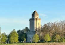Zum Bismarckturm geht es am 24. Juni bei der Sommersonnenwendtour des Vereins Leipziger Wanderer. Foto. : Verein Leipziger Wanderer