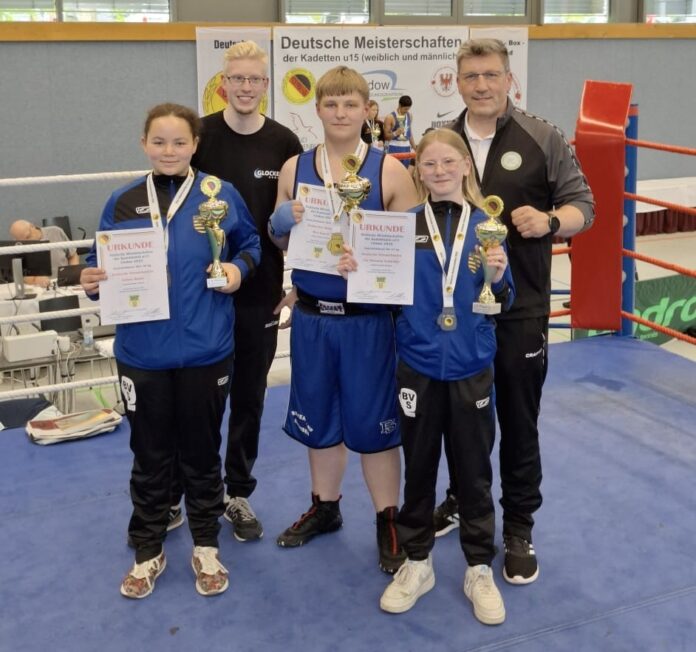 Mit einem Deutschen Meistertitel und zwei Vizemeisterschaften der Altersklasse Kadetten (U15) kehrte der Boxring Delitzsch aus Brandenburg zurück. Foto: Boxring Delitzsch Mit einem Deutschen Meistertitel und zwei Vizemeisterschaften der Altersklasse Kadetten (U15) kehrte der Boxring Delitzsch aus Brandenburg zurück. Foto: Boxring Delitzsch