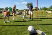 Fußball trifft Golf: Neues Soccer-Golf am Markkleeberger See eröffnet Am Kletterpark in Markkleeberg kann man jetzt Soccer-Golf spielen. Foto: promo