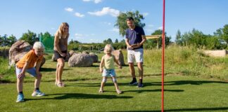 Fußball trifft Golf: Neues Soccer-Golf am Markkleeberger See eröffnet Am Kletterpark in Markkleeberg kann man jetzt Soccer-Golf spielen. Foto: promo