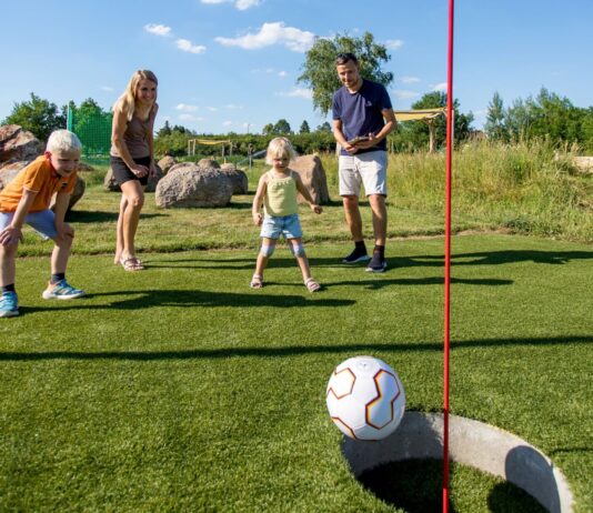 Am Kletterpark in Markkleeberg kann man jetzt Soccer-Golf spielen. Foto: promo