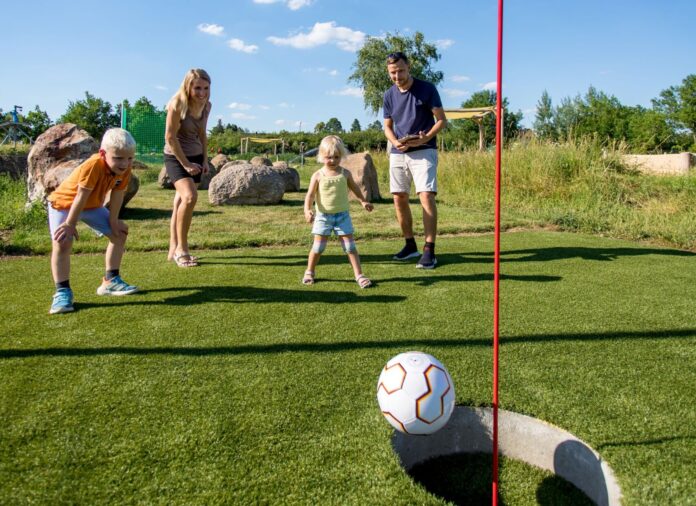 Am Kletterpark in Markkleeberg kann man jetzt Soccer-Golf spielen. Foto: promo Am Kletterpark in Markkleeberg kann man jetzt Soccer-Golf spielen. Foto: promo