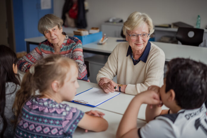 Senioren ab 55 Jahren werden als Streitschlichter für Leipziger Grundschulen gesucht. Foto: Daniel Devecioglu Senioren ab 55 Jahren werden als Streitschlichter für Leipziger Grundschulen gesucht. Foto: Daniel Devecioglu