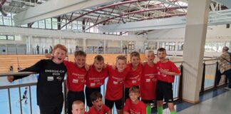 Vierter Platz und bester Torwart: Schmöllner Grundschüler glänzen beim Energie-Cup-Finale Das Team der Freien Grundschule Christian Felix Weiße erspielte sich in Döbeln einen guten vierten Platz. Foto: PM