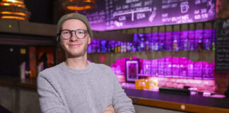 Warum Leipzig sein Nachtleben-Modell trotz Sparzwang weiter finanziert Nils Fischer ist der neue Fachbeauftragter für Nachtkultur in Leip- zig. Foto: Jan Woitas