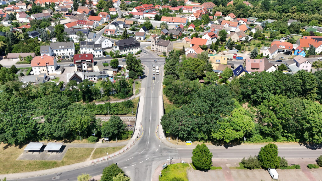 Luftbild von der Macherner Bahnbr&uuml;cke mit Umfeld. Foto: Wolfgang Sens 