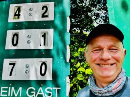 Dieter K&uuml;hn spricht &uuml;ber seine Definition von Gl&uuml;ck, sein Leben mit Lok Leipzig und die Freude an der Gartenarbeit. Foto: Lars Preu&szlig;er