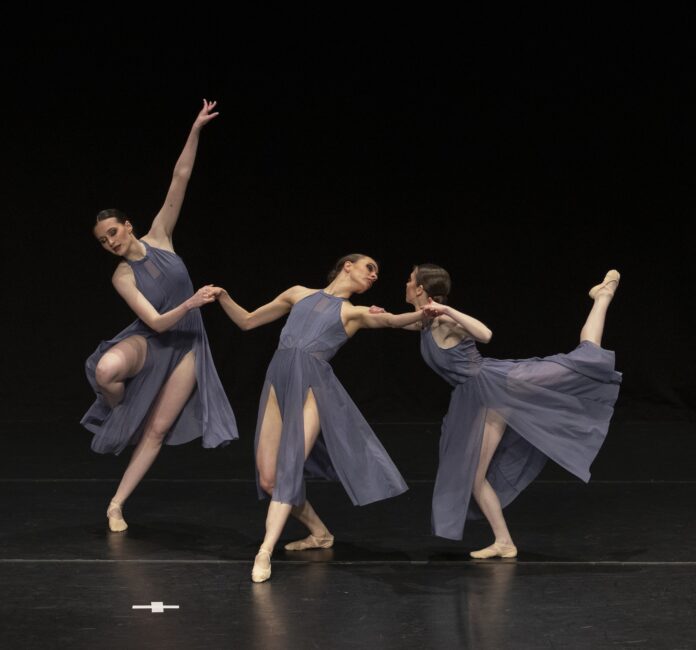 Lisa Frenzel, Elsa Hebestreit und Anne Teichmann aus der Tanzklasse DanceFam in Wurzen überzeugten beim Bundeswettbewerb „Jugend tanzt“. Foto: Vanessa Nicette Lisa Frenzel, Elsa Hebestreit und Anne Teichmann aus der Tanzklasse DanceFam in Wurzen überzeugten beim Bundeswettbewerb „Jugend tanzt“. Foto: Vanessa Nicette