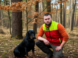 Johannes G&ouml;llnitz ist mit Jagdh&uuml;ndin &bdquo;Alma&ldquo; regelm&auml;&szlig;ig im Revier unterwegs. Foto: privat