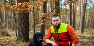 Johannes G&ouml;llnitz ist mit Jagdh&uuml;ndin &bdquo;Alma&ldquo; regelm&auml;&szlig;ig im Revier unterwegs. Foto: privat