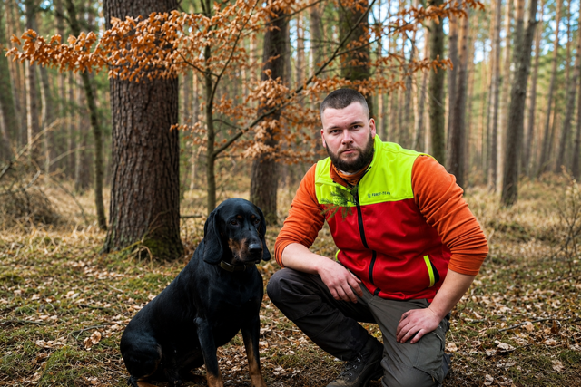 Johannes Göllnitz ist mit Jagdhündin „Alma“ regelmäßig im Revier unterwegs. Foto: privat Johannes Göllnitz ist mit Jagdhündin „Alma“ regelmäßig im Revier unterwegs. Foto: privat