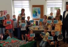 Beim offiziellen Startschuss des Freizeit-Leseprojekt &bdquo;Ich bin eine Leseratte&ldquo; in der Gemeinde-Bibliothek Langenleuba-Niederhain war ordentlich was los. Foto: Anja Saager