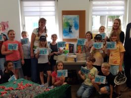 Beim offiziellen Startschuss des Freizeit-Leseprojekt &bdquo;Ich bin eine Leseratte&ldquo; in der Gemeinde-Bibliothek Langenleuba-Niederhain war ordentlich was los. Foto: Anja Saager