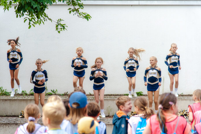 Zuschauen, kennenlernen, mitmachen: Der elfte Leipziger Bewegungs-KOMM!Pass lädt dazu die Kinder aus Grundschulen der Messestadt ein und zwar am 5. September. Foto: Daniel Stefan Zuschauen, kennenlernen, mitmachen: Der elfte Leipziger Bewegungs-KOMM!Pass lädt dazu die Kinder aus Grundschulen der Messestadt ein und zwar am 5. September. Foto: Daniel Stefan