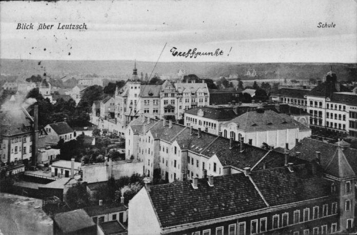 Ein Blick über Leutzsch aus der Luft um 1900: Solche Bilder findet man im Leipziger Stadtarchiv – und zwar mittlerweile auch bei der Online-Recherche. Foto: Stadtarchiv Leipzig Ein Blick über Leutzsch aus der Luft um 1900: Solche Bilder findet man im Leipziger Stadtarchiv – und zwar mittlerweile auch bei der Online-Recherche. Foto: Stadtarchiv Leipzig