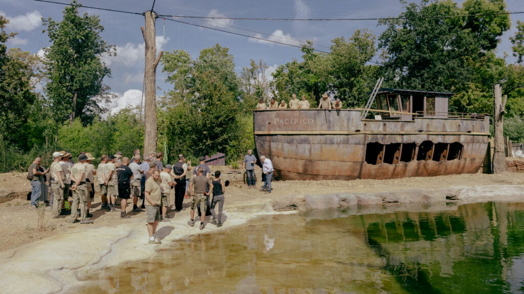 Der Leipziger Zoo weihte kürzlich sein neues Schiffswrack in der Feuerland-Themenwelt ein. Das Schiff soll eine detailgetreue Nachbaute eines echten Schiffwracks darstellen, von welchen es unzählige vor der südlichsten Küste Südamerikas geben soll. Foto: Raik Schache