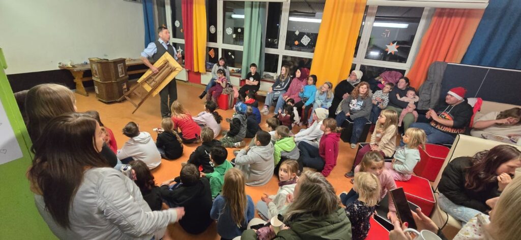 Beim Kidszauber im Stadtteilzentrum Just gibt es f&uuml;r Gro&szlig; und Klein vielf&auml;ltige Unterhaltung. Foto: privat 