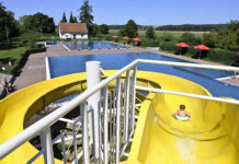 Das Muldentalbad in Grimma bietet neben Sport-, Spa&szlig;- und Kinderbecken auch eine 30 Meter lange Rutsche. Schwimmen, Baden, Sonnen oder einfach nur Genie&szlig;en: Hier ist f&uuml;r jeden etwas dabei. Foto: Thomas Kube