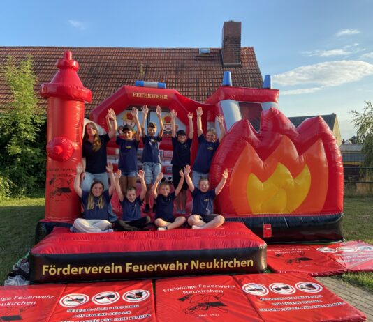 H&uuml;pfburg, Kinderschminken, Bastelstra&szlig;e und vieles mehr gibt es beim Sommerfest der Jugendfeuerwehr Neukirchen. Foto: PM