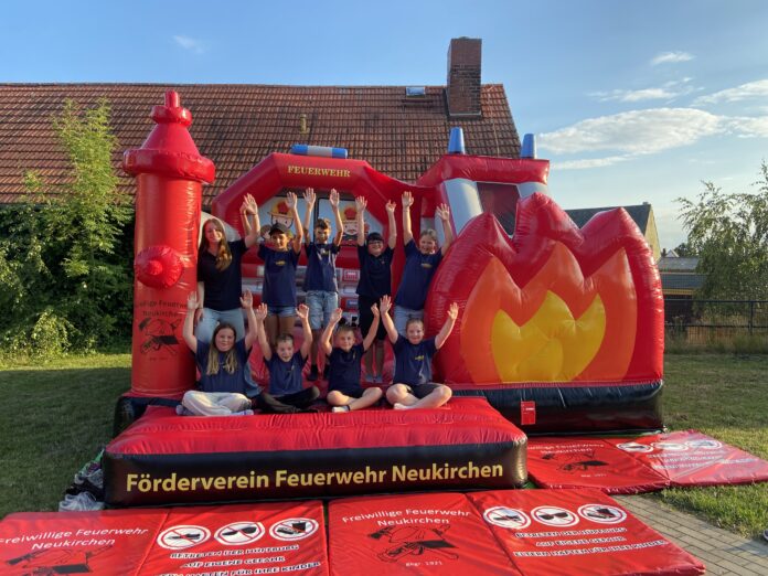H&uuml;pfburg, Kinderschminken, Bastelstra&szlig;e und vieles mehr gibt es beim Sommerfest der Jugendfeuerwehr Neukirchen. Foto: PM