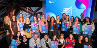 Sie hatten in der LVZ-Kuppel allen Grund zum Feiern: Die Gewinnerinnen und Gewinner vom Leipziger Marketingpreis. Foto: Anika Dollmeyer