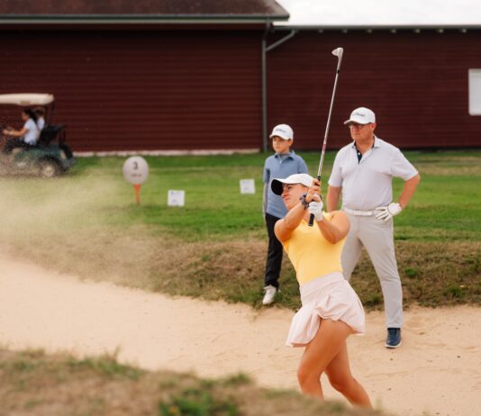 Lernen von den Besten: Wertvolle Tipps f&uuml;r den perfekten Schwung in der Golfklinik mit Chiara Horder. Foto: MPN GmbH