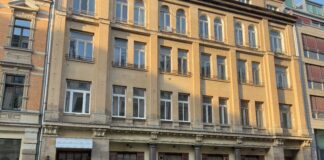 F&uuml;r die Gottschedstra&szlig;e 16 gab es schon viele Namen: Metropol, Kammerspiele, Neue Szene, Skala. In Zukunft soll das fr&uuml;here Theater-Geb&auml;ude als "Haus der Festivals" genutzt werden. Foto: Jens Rometsch