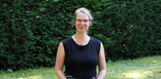 Susanne Kr&auml;mer ist ehemalige Schauspielerin und bringt Leipziger Lehrkr&auml;ften bei, in Stresssituationen nicht die Nerven zu verlieren. Ihre Methode: klare Kommunikation und Achtsamkeit. Foto: Andr&eacute; Kempner