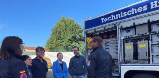 Erhielten einen Einblick in die Arbeit des Technischen Hilfswerks (THW) in Eilenburg: Staatsminister Sebastian Gemkow und Landtagsabgeordnete Tina Trompter. Foto: privat