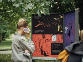 Die Ausstellung auf dem Platz des Friedens in B&ouml;hlen zeigt das Schicksal Tausender Zwangsarbeiter. Foto: Alexander Graeff